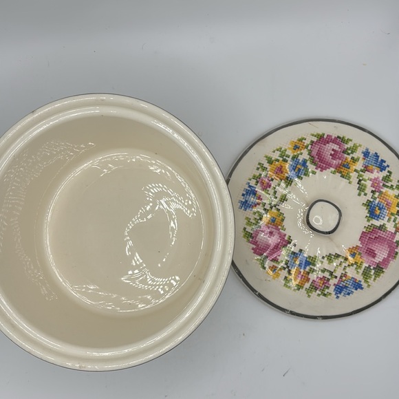 Harker pottery hot oven covered bakeware with lid - Picture 2 of 8